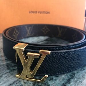 LV INITIALES 30MM REVERSIBLE WOMEN’S BELT SIZE 90